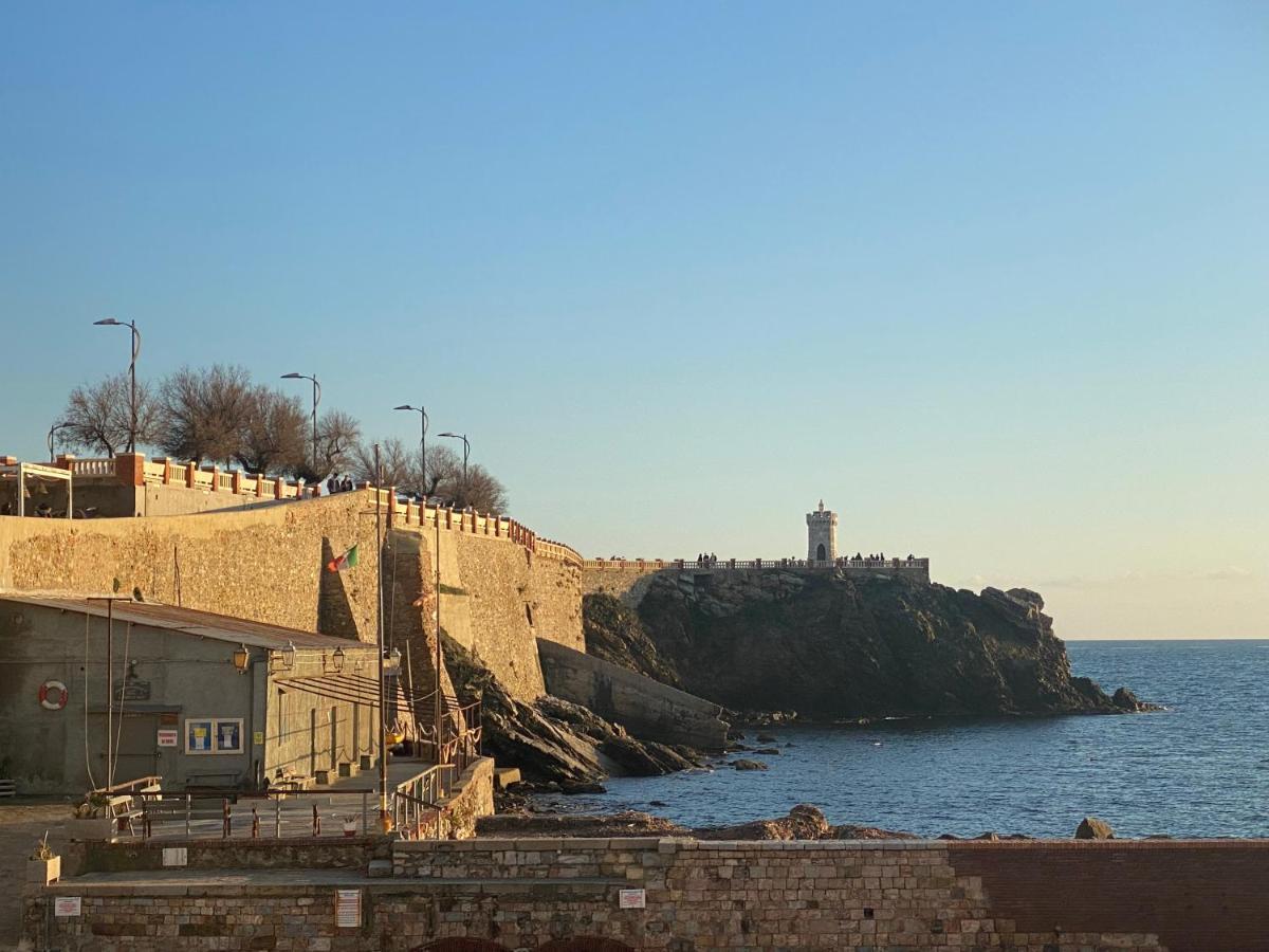 Appartamenti Tra Cielo E Mare ปีออมบีโน ภายนอก รูปภาพ