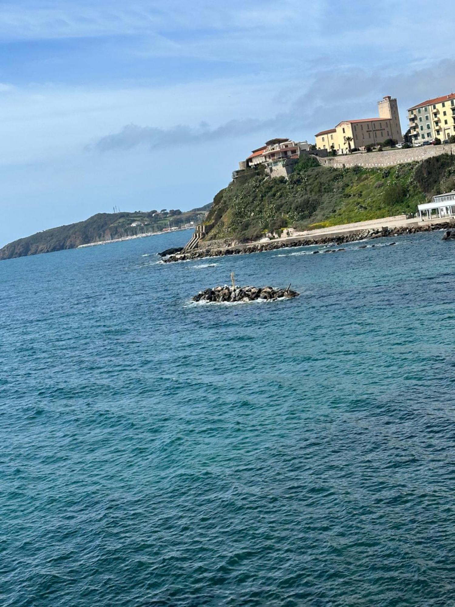 Appartamenti Tra Cielo E Mare ปีออมบีโน ภายนอก รูปภาพ